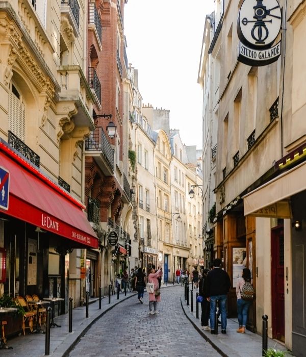 Image: Paris street scene