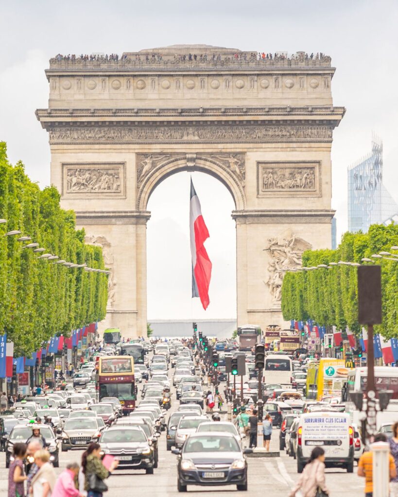 Image of the Arc de Triomphe in Paris