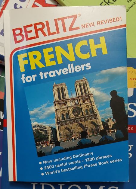 Berlitz Phrase Book & Dictionary French