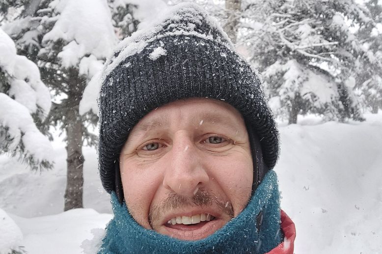 J'adore la neige ! (I love snow!) - This is a picture of myself (David, the author of these French Learner Word of the Day lessons, on a recent snowy day.